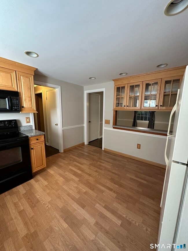 Photo - 26 S Glenwoods Rd