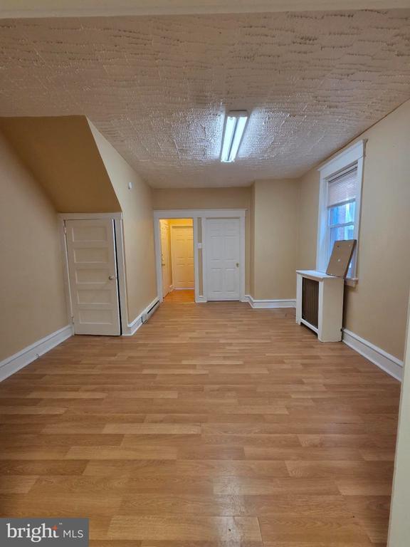 Photo - 4102 W Maple Ave Unit 2ND FLOOR