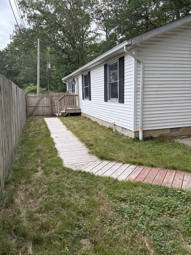 Photo - 409 Spruce Ave