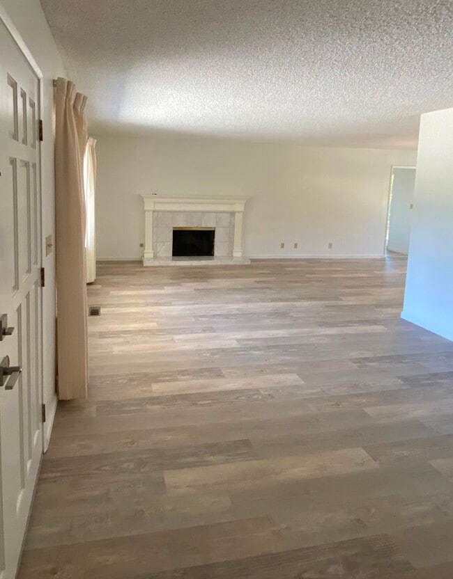 Photo - 507 Walnut Ct