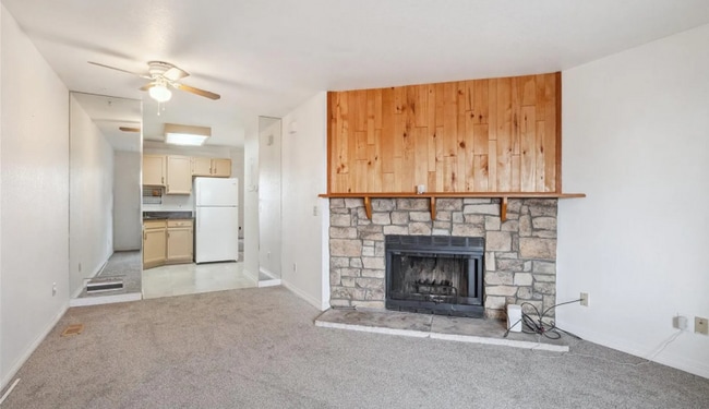 Photo - Charming 1 Bedroom, 1 Bathroom Available I... Unit T19