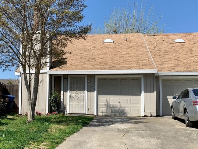 Building Photo - 1441001/60 Unit 1441001001