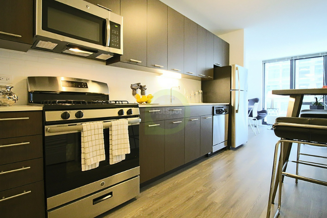 Photo - 647 N Wells St Condominio