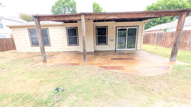 Photo - 921 Wintercreek Dr