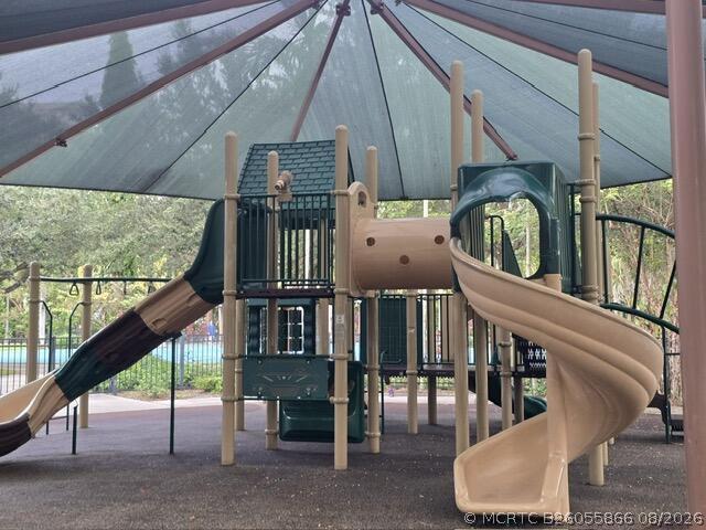 Photo - 3800 Oaks Clubhouse Dr Unit 112