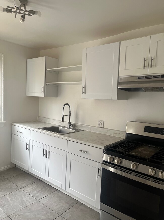 Building Photo - 11327 Littlefield St Rental