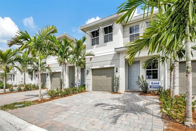 Photo - 17149 SW 1st St