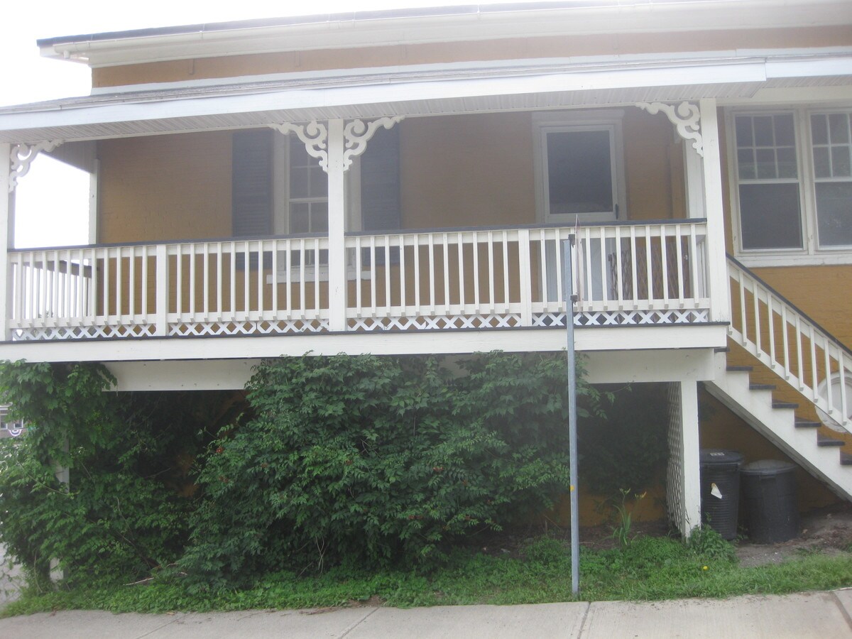 Photo - 166 Main St Unit 1