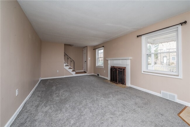 Photo - 651 Royce Ave