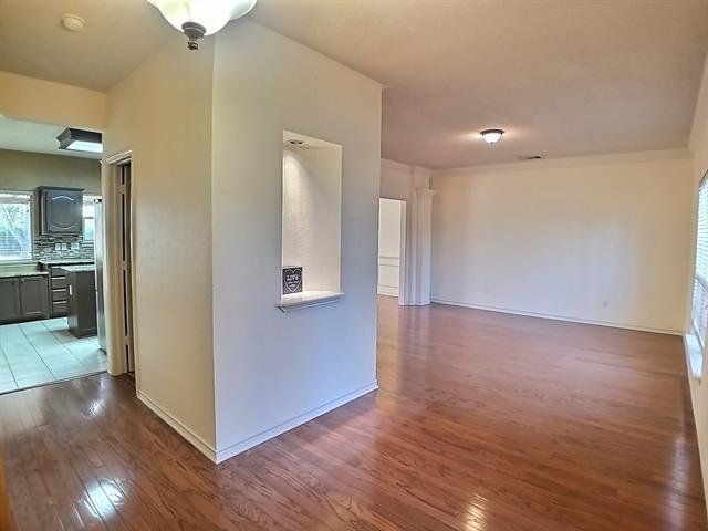 Photo - 718 Butternut Dr