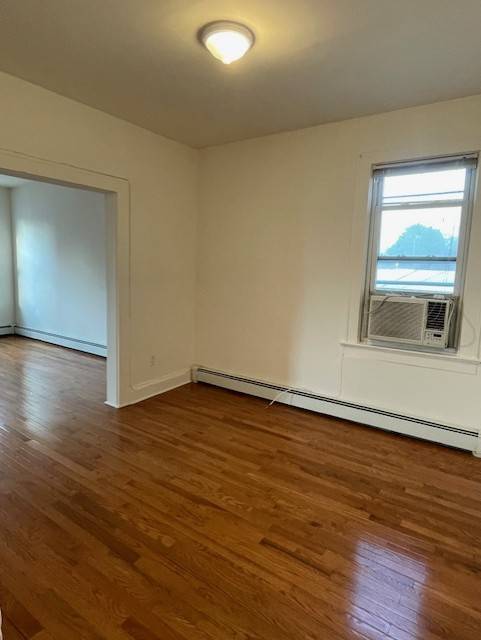 Photo - 214-22 41st Ave