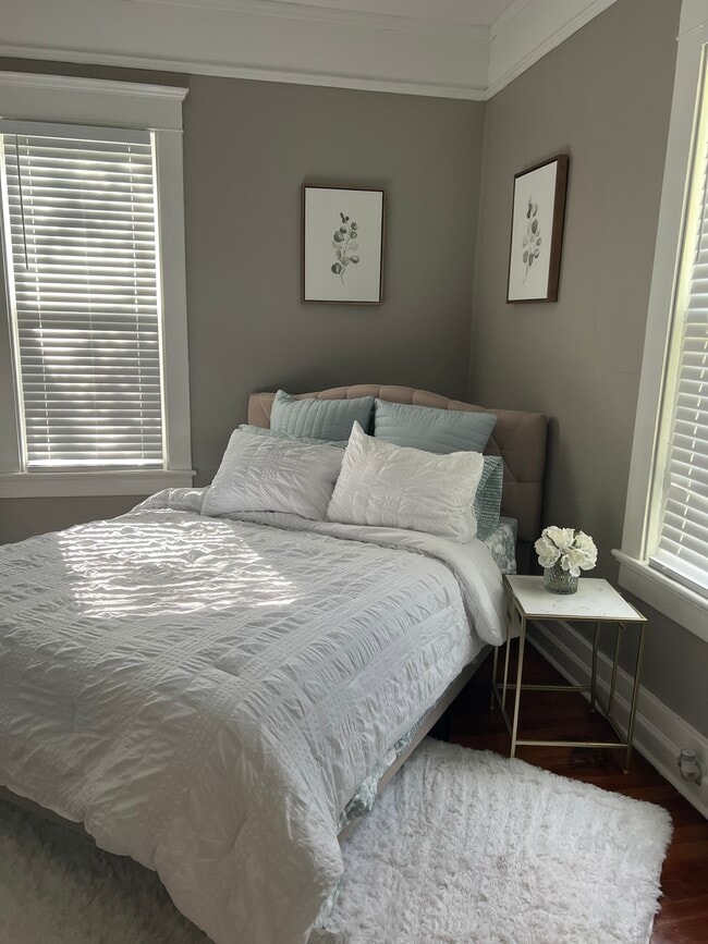 Vista aérea de 10 Main & Parsons St. - 1117 E 48th St Unidad Lower