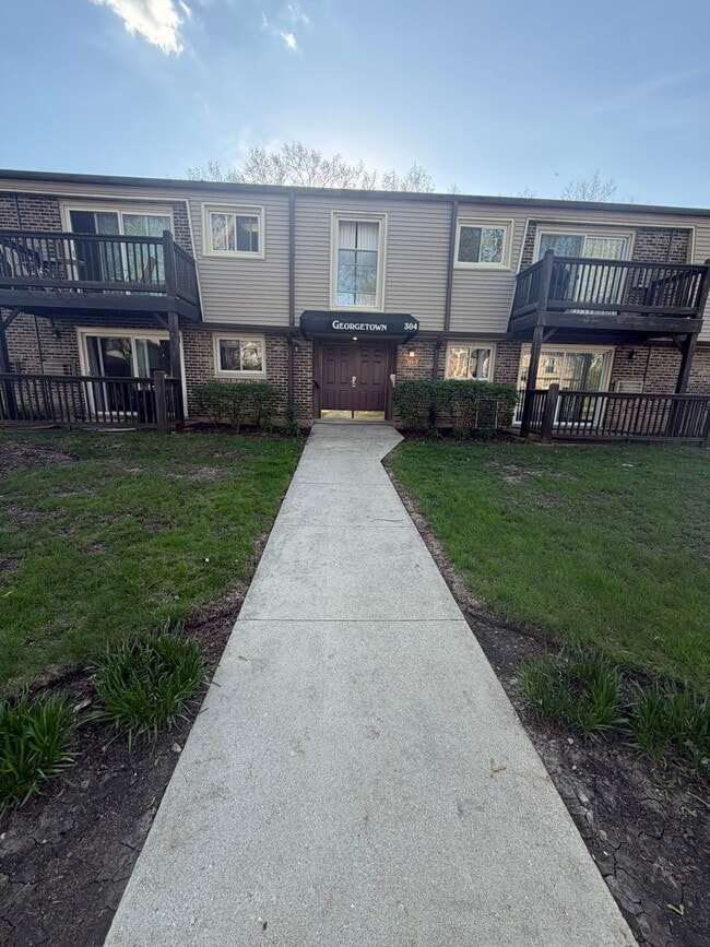 Building Photo - 304 N Carter St Unit 102