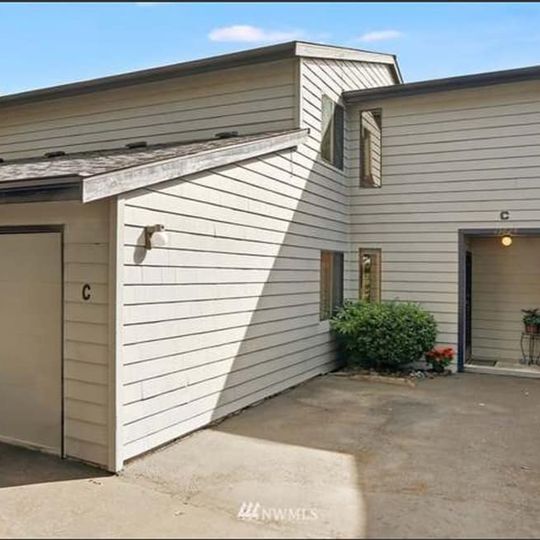 Building Photo - 15624 8th Ave SW Unit A Rental