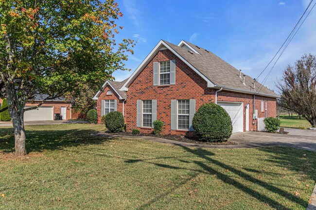 Photo - 207 Andy Johns Dr