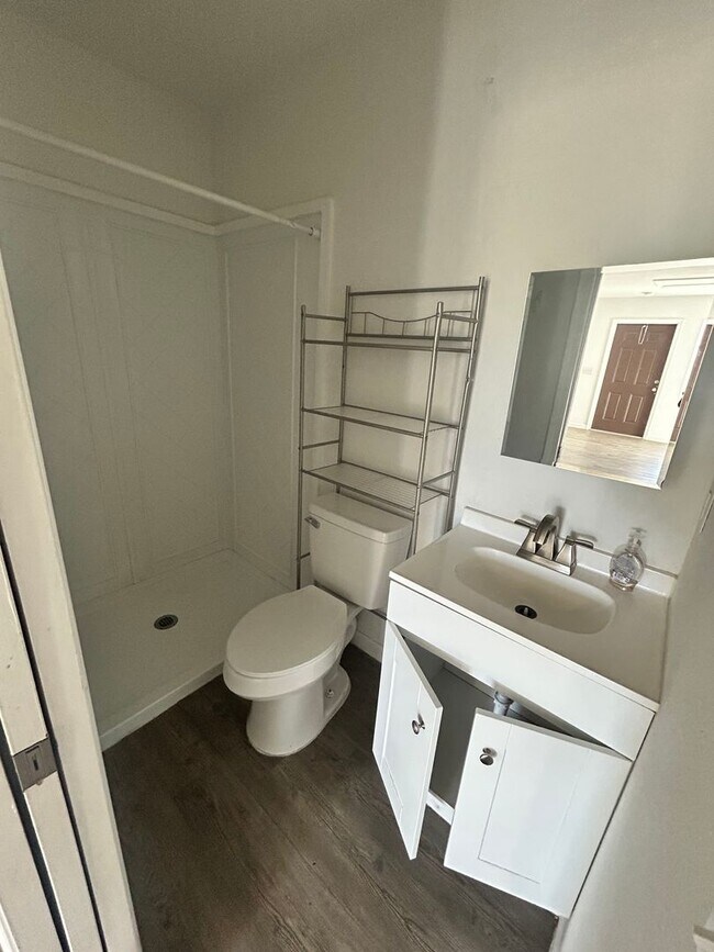 Photo - 143 Claire Ave Unidad 143 Claire ave N  103