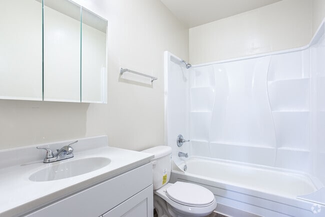 1BR, 1BA - 575SF