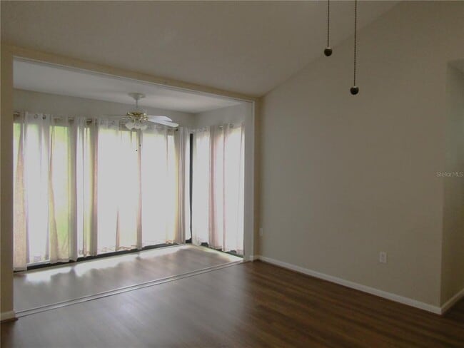 Photo - 4550 Morningside