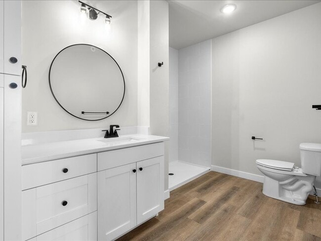 Photo - 8 Jaro Wy Unidad 203