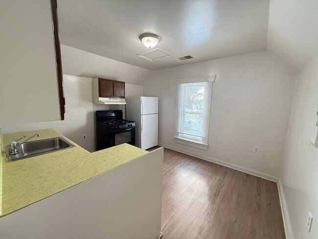 Photo - 1206 Pringle Ave Unit Upper