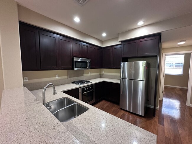 Photo - 3/3 Tri Level Berryessa Beauty is ready for YOU!