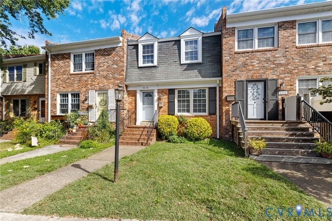 Photo - 2218 Kingsbrook Dr