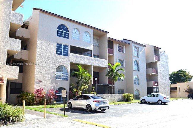 Photo - 10661 SW 108th Ave Unidad 2D Rental