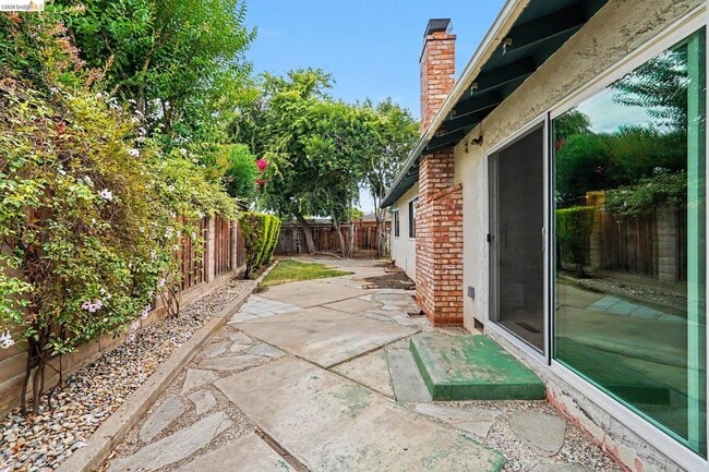 1359 Anza Way