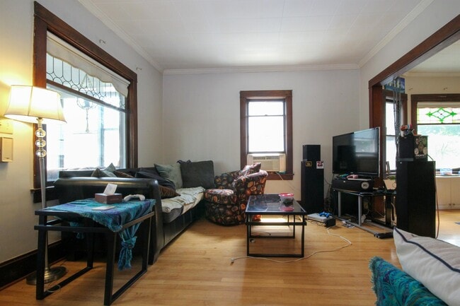 Photo - 1091 12th Ave SE