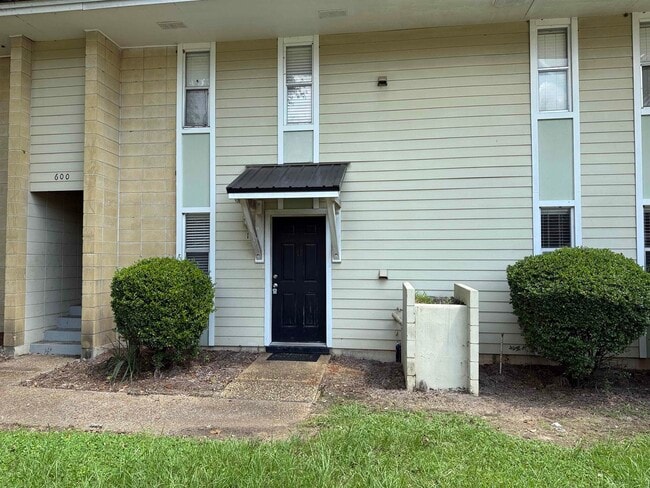 Building Photo - 600 Mary Beth Ave Rental