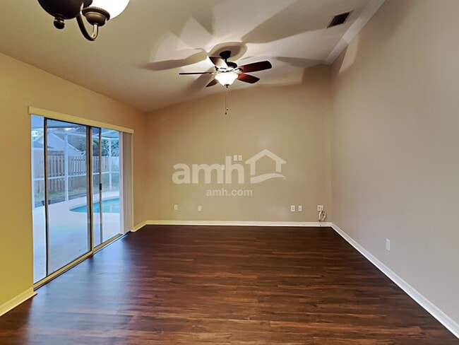 Photo - 4908 Rambling Rose Pl