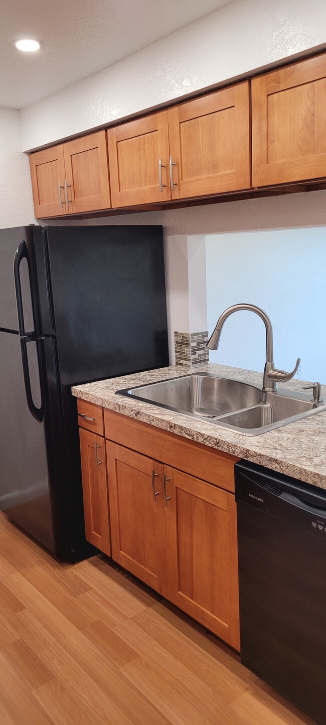 Photo - Heatherstone Park Apartments