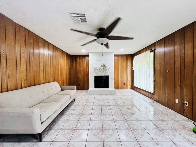 Photo - 17131 Hewing Dr