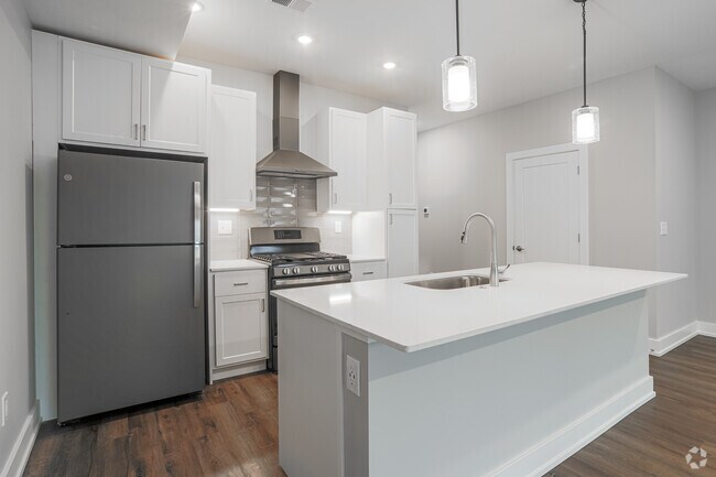 2 BR, 2.5 BA - 1405 SF - Kitchen