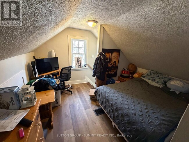 Photo - UPPER - 155 1/2 LAKE STREET