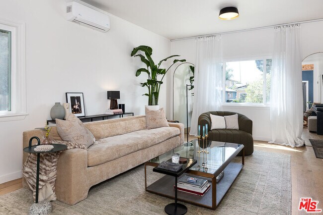 Photo - 1222 N Hoover St Condo