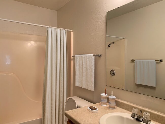 Photo - 1515 14th Ave E Unit 6