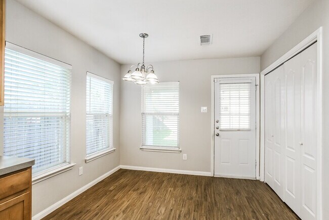 Photo - 19242 Hopeview Ct