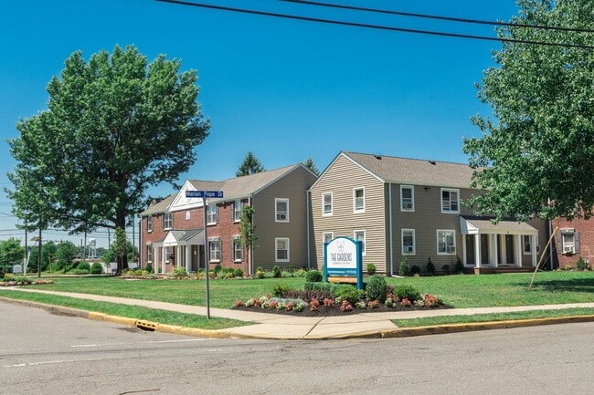 The Gardens At Wesmont Station