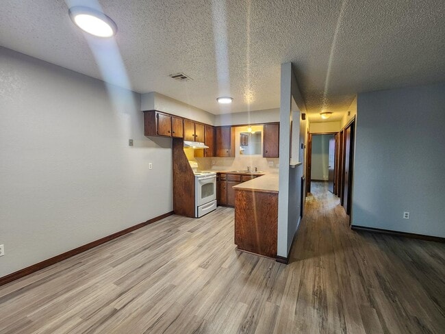 Photo - 4104 N Market Ave