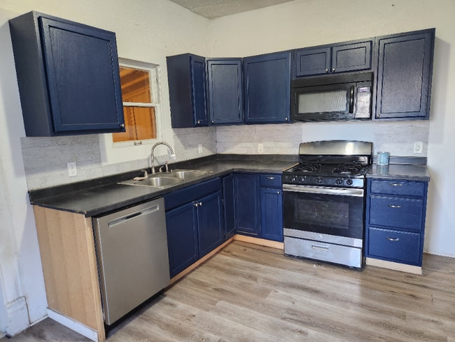 Photo - 214 E Belmont St