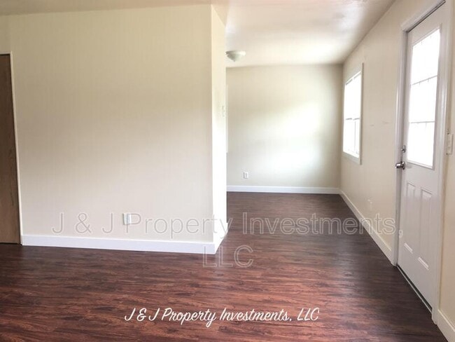 Photo - 283 Hazelwood Dr