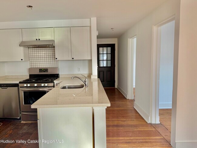 Photo - 624 Warren St