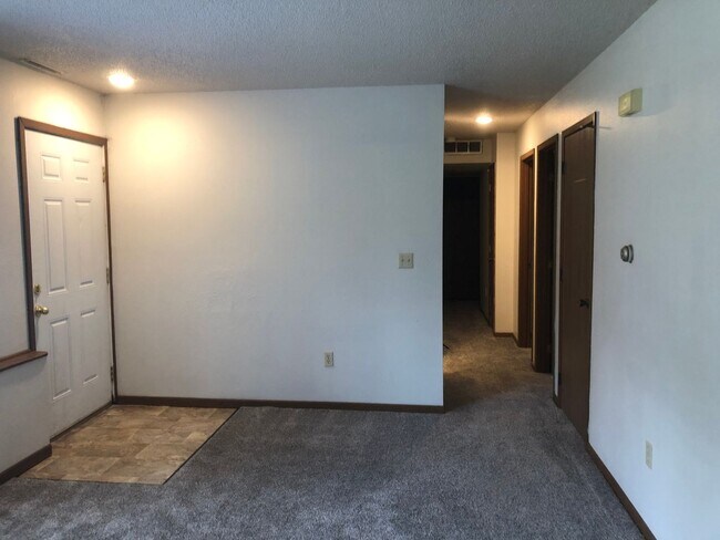 Photo - 3106-3112 West St