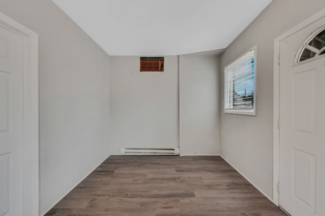 Photo - 518 Exeter Ave Unit 1