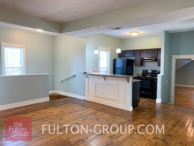 Photo - 851 Watson St SW Unit 2