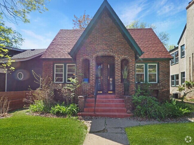 Building Photo - 1-Bedroom Side by Side Duplex in South Min... Rental