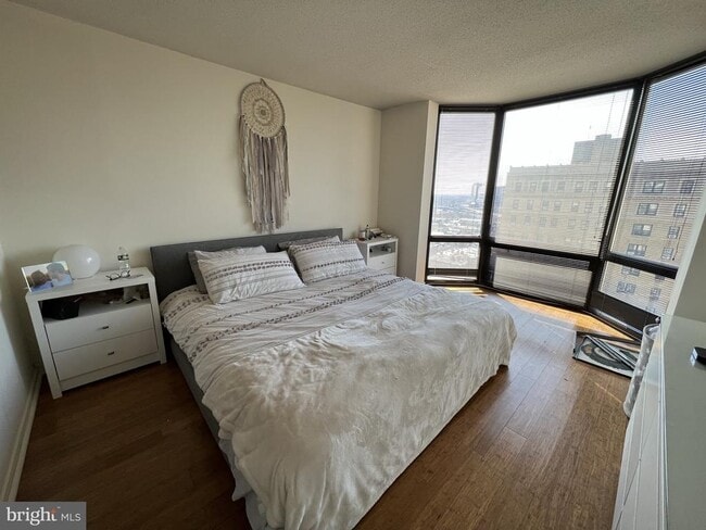 Photo - 2020 Walnut St Unidad 18K