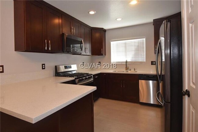 Live In The Heart Of Summerlin 2 Bed 2 Bat... - Live In The Heart Of Summerlin 2 Bed 2 Bat... Condo Unit 205