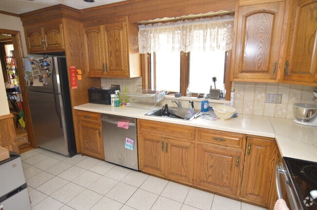 Building Photo - 266 Market St Unit 2 Rental